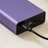 imoshion Ultra Series Aluminium Powerbank 20.000 mAh - Schnellladen bis 33W - Tropical Violet