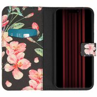 imoshion Design Softcase Bookcase für das iPhone 15 - Blossom Black