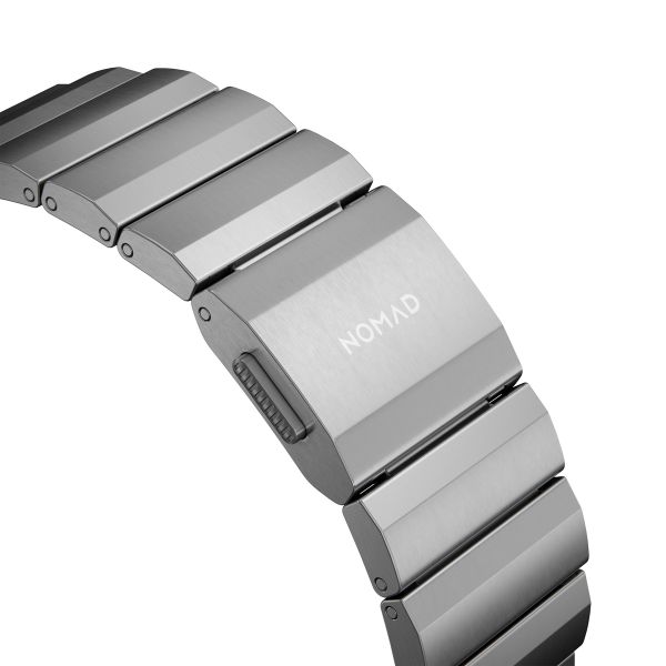 Nomad Titan-Gliederarmband für die Apple Watch Series 1 bis 10 / SE / Ultra (2) (44/45/46/49 mm) - Silber