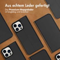 Accezz Premium Leather Slim Klapphülle für das iPhone 14 Pro Max - Schwarz