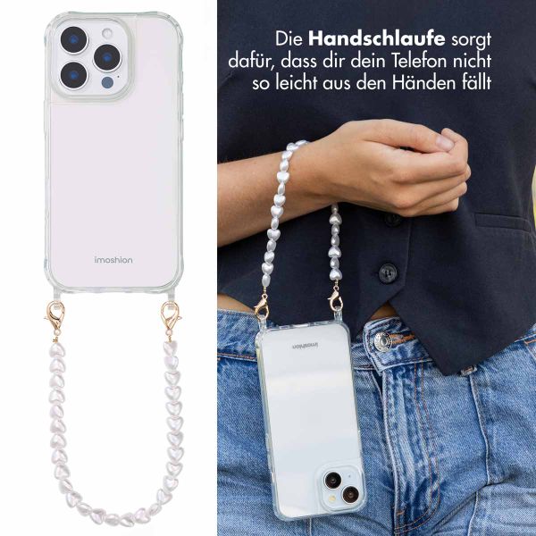 imoshion Back Cover mit Band + Armband für das iPhone 16 Pro - Perlen Herzchen