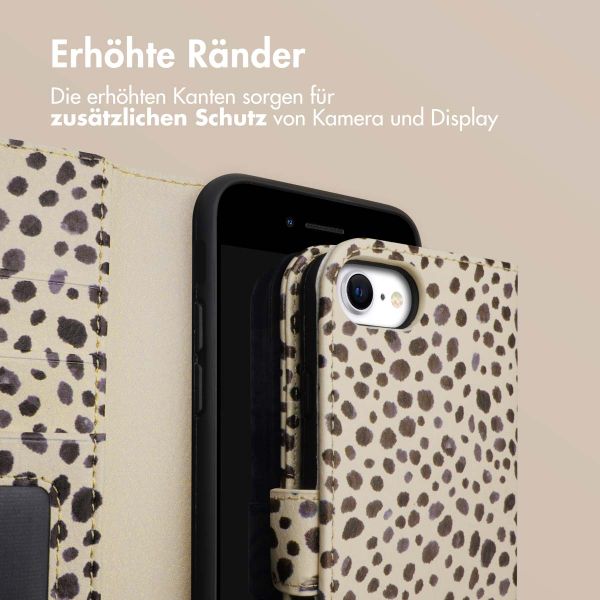 imoshion ﻿Design Klapphülle für das iPhone SE (2022 / 2020) / 8 / 7 / 6(s) - Black And White Dots