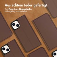 Accezz Premium Leather Slim Klapphülle für das Apple iPhone 14 - Braun