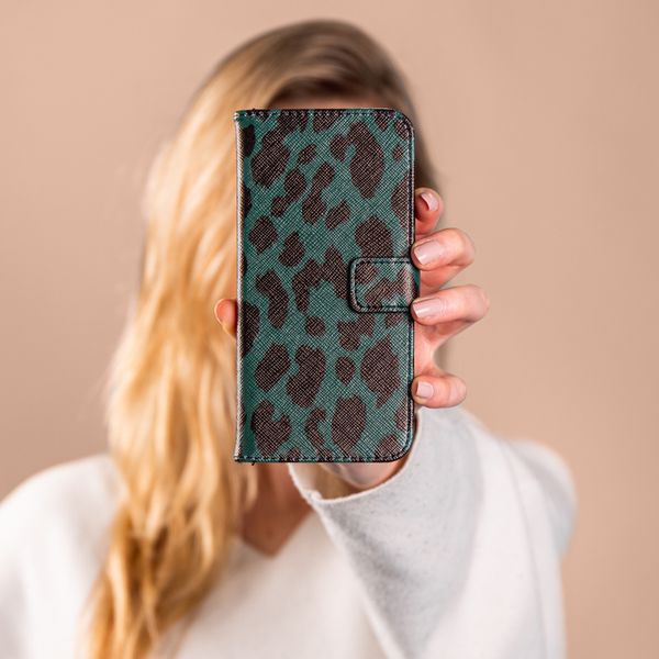 imoshion Design TPU Klapphülle iPhone 12 Mini - Green Leopard