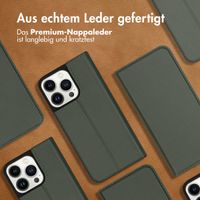 Accezz Premium Leather Slim Klapphülle Apple iPhone 13 Pro - Grün