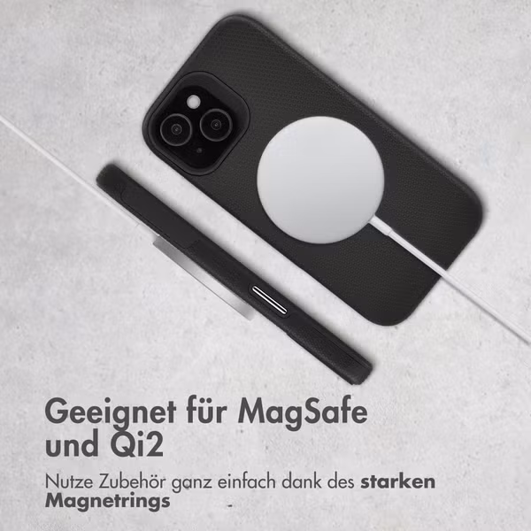 Accezz Tough Back Cover mit MagSafe Apple iPhone 15 - Schwarz