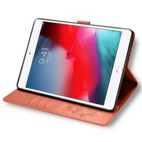 Kleeblumen Klapphülle Klapphülle iPad 6 (2018) 9.7 Zoll / iPad 5 (2017) 9.7 Zoll - Peach