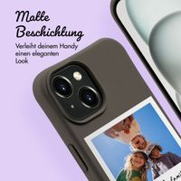 Personalisierte Color Backcover MagSafe mit abtrennbarem Band und Polaroid für iPhone 15 - Black Coffee