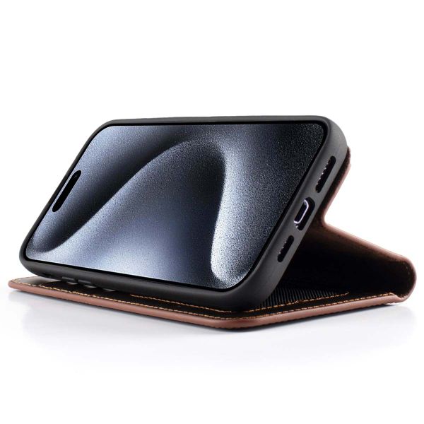 Wachikopa Magic Klapphülle 2-in-1 für das iPhone 15 Pro - Dark Brown