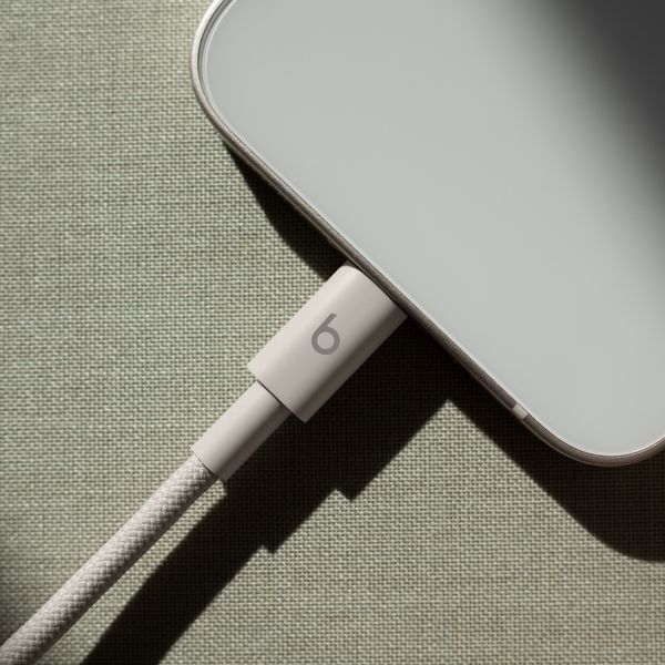 Beats Geflochtenes USB-C zu Lightning Kabel - 1,5 Meter - Surge Stone