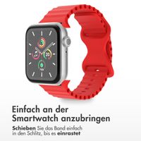 imoshion Athletisches Silikonarmband für die Apple Watch Series 1 bis 10 / SE / Ultra (2) (44/45/46/49 mm) - Rot