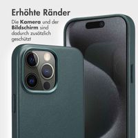 Accezz 2-in-1 Klapphülle aus Leder mit MagSafe für das iPhone 15 Pro Max - Cedar Green