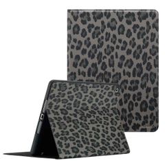 Selencia Sabi Klapphülle mit Leopardenmuster Apple iPad 9 (2021) 10.2 Zoll / iPad 8 (2020) 10.2 Zoll / iPad 7 (2019) 10.2 Zoll - Midnight Black