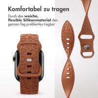 imoshion Silikonarmband Leopardenmuster für Apple Watch Series 1 - 9 / SE (38/40/41 mm) | Series 10 / 11 (42 mm) - Braun