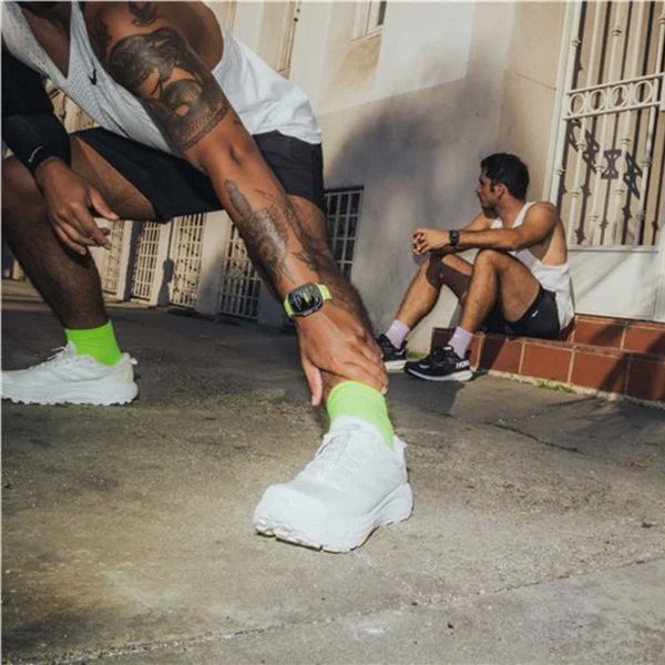 Nomad Tempo Silikonarmband für das  Apple Watch Series 1 - 9 / SE (38/40/41 mm) | Series 10 / 11 (42 mm) - Lime