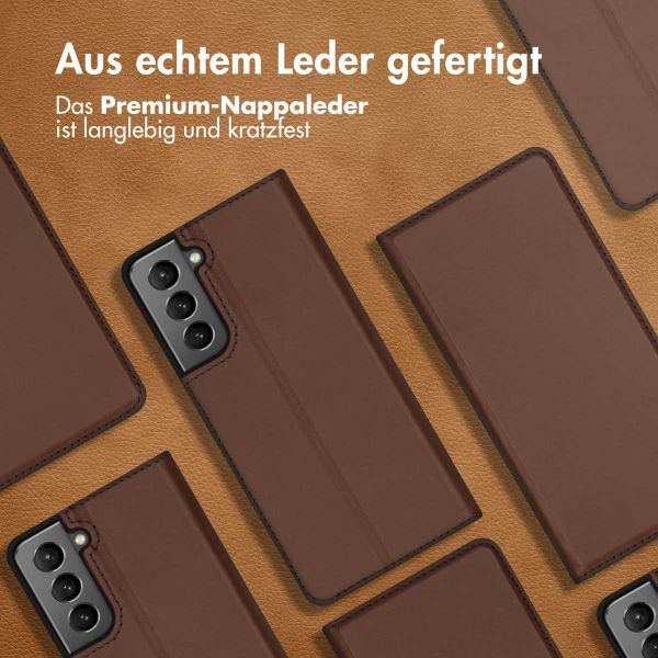 Accezz Premium Leather Slim Klapphülle für das Samsung Galaxy S21 - Braun