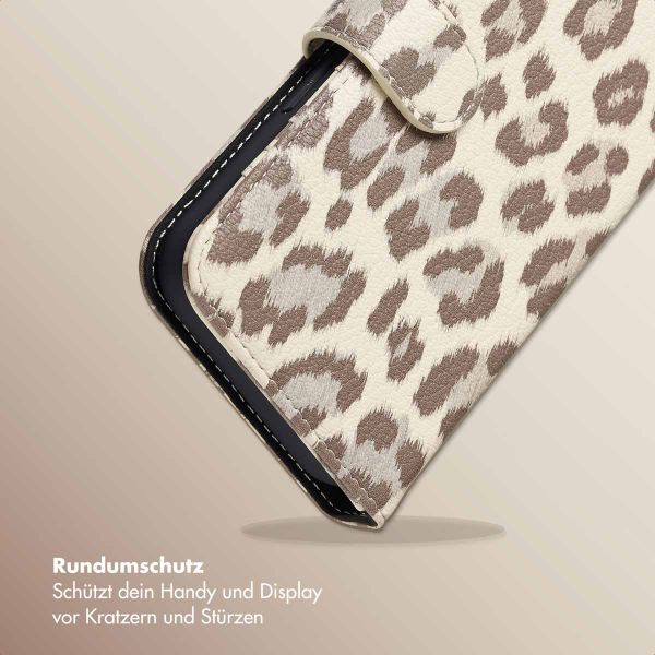 Selencia Sabi Klapphülle mit Leopardenmuster Apple iPhone 16 - Soft Ivory