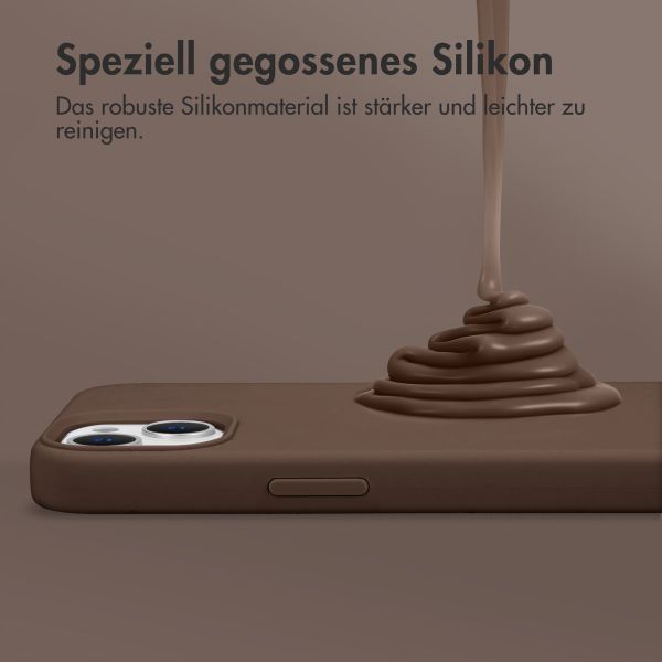 Accezz Liquid Silikoncase mit MagSafe für das iPhone 16 - New Tea Brown