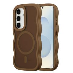 Selencia Wavy Backcover mit MagSafe Samsung Galaxy S24 / S25 - Mocha Brown
