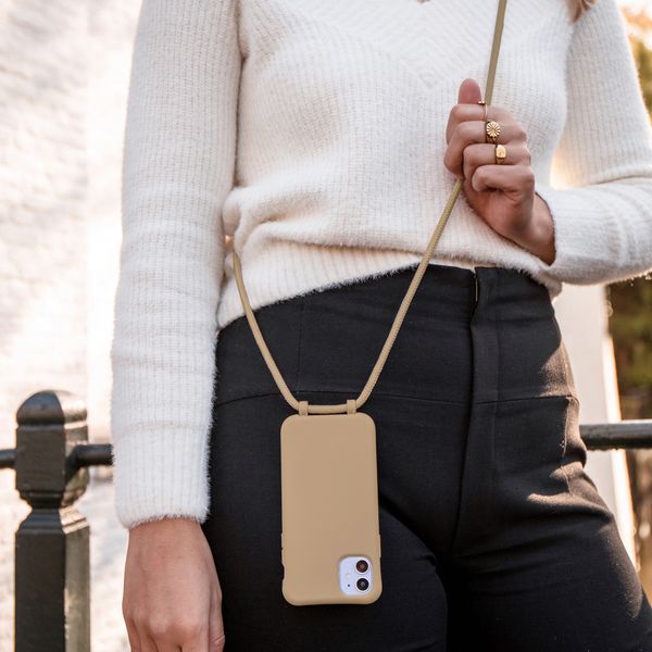 imoshion Color Backcover mit abnehmbarem Handykette und MagSafe Apple iPhone 12 (Pro) - Nude