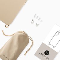 Selencia Rivièra Backcover mit MagSafe mit abnehmbaren Haken iPhone 12 / 12 Pro - Milky Latte