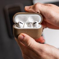Accezz Echtleder Case  Apple Airpods 4 - Taupe