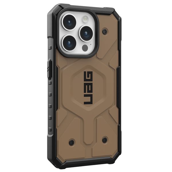 UAG Pathfinder Case MagSafe für das iPhone 15 Pro - Dark Earth