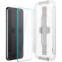 Spigen GLAStR Fit Displayschutzfolie + Applicator für das Samsung Galaxy S23