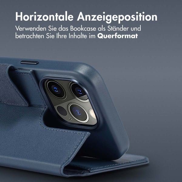 Accezz 2-in-1 Klapphülle aus Leder mit MagSafe für das iPhone 14 Pro - Nightfall Blue