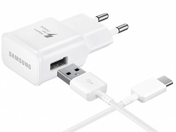 Samsung Fast Charging Adapter 15W + USB-C auf USB-Kabel