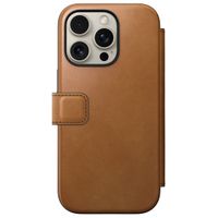 Nomad Modern Leather Folio Klapphülle für das Apple iPhone 16 Pro - English Tan