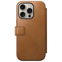 Nomad Modern Leather Folio Klapphülle für das iPhone 16 Pro - English Tan