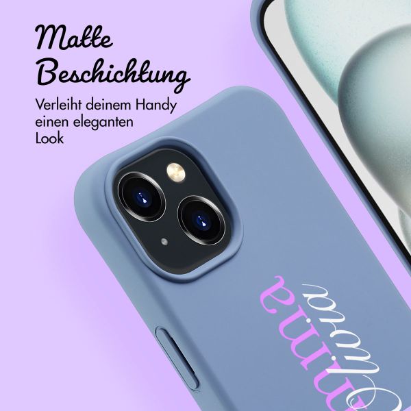 Personalisierte Color Backcover MagSafe mit abtrennbarem Band und Namen für iPhone 15 - Ash Blue