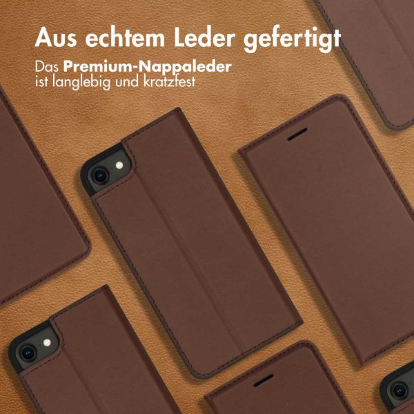 Accezz Premium Leather Slim Klapphülle Apple iPhone SE (2022 / 2020) / 8 / 7 / 6(s) - Braun