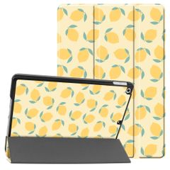 imoshion Design Trifold Klaphülle Apple iPad 9 (2021) 10.2 Zoll / iPad 8 (2020) 10.2 Zoll / iPad 7 (2019) 10.2 Zoll - Citrus Dream