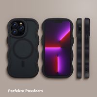 Selencia Wavy Backcover mit MagSafe Apple iPhone 13 Pro - Schwarz