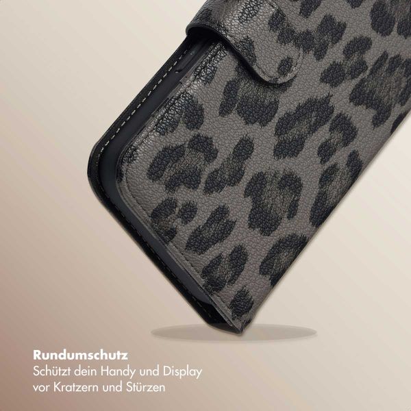 Selencia Sabi Klapphülle mit Leopardenmuster Apple iPhone 16 - Midnight Black