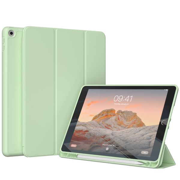 Accezz Smarte Klapphülle aus Silikon für das iPad 6 (2018) 9.7 Zoll / iPad 5 (2017) 9.7 Zoll - Hellgrün