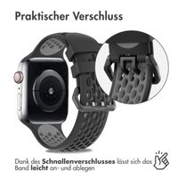 imoshion Silikonsportarmband Buckle für das Apple Watch Series 1 bis 9 / SE (38/40/41 mm) | Series 10 (42 mm) - Schwarz / Grau