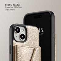 Selencia Sera Kordel-Hulle mit Kartenhalter-Umschlag für das iPhone 15 - Champagne