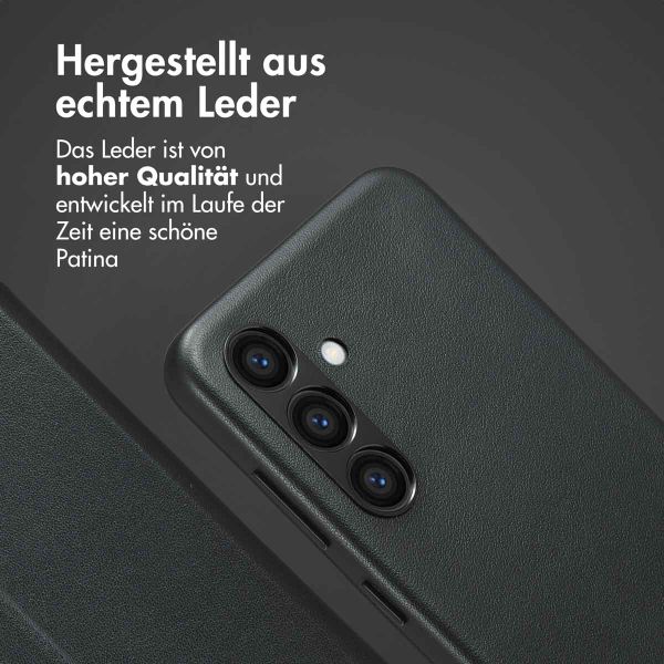 Accezz 2-in-1 Klapphülle aus Leder mit MagSafe für das Samsung Galaxy S24 - Onyx Black