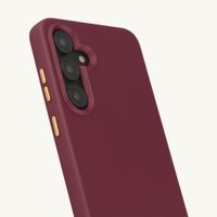 Selencia Rivièra Backcover mit MagSafe mit abnehmbaren Haken Samsung Galaxy S24 FE - Bold Burgundy