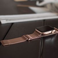 Uniq Dante Mesh-Stahlarmband für das  Apple Watch Series 1 t/m 9 / SE (38/40/41 mm) | Series 10 / 11 (42 mm) - Rose