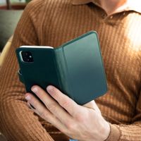 Selencia Echtleder Klapphülle Apple iPhone 12 (Pro) - Grün