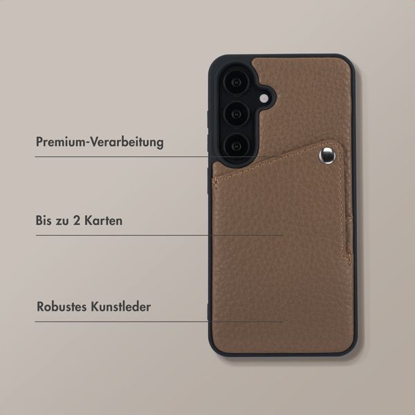 Selencia Riva Back Cover mit Kartenfach Samsung Galaxy S25 / S24 - Mocha Brown
