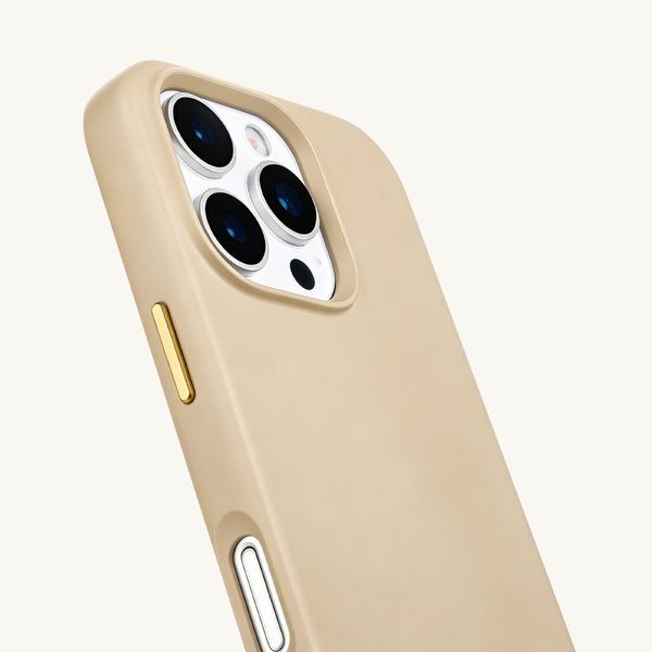 Selencia Rivièra Backcover mit MagSafe mit abnehmbaren Haken Apple iPhone 16 Pro - Milky Latte