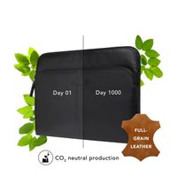 dbramante1928 Skagen Pro+ Sleeve - Laptop Hülle 13 Zoll - Laptop Sleeve - Echtes Leder - Apple MacBook Pro 13 Zoll / Air 13 Zoll - Black