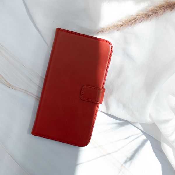 Selencia Echtleder Klapphülle Apple iPhone 12 Pro Max - Rot