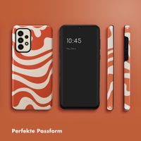 Selencia Vivid Tough Back Cover für das Samsung Galaxy A33 - Dream Swirl Orange