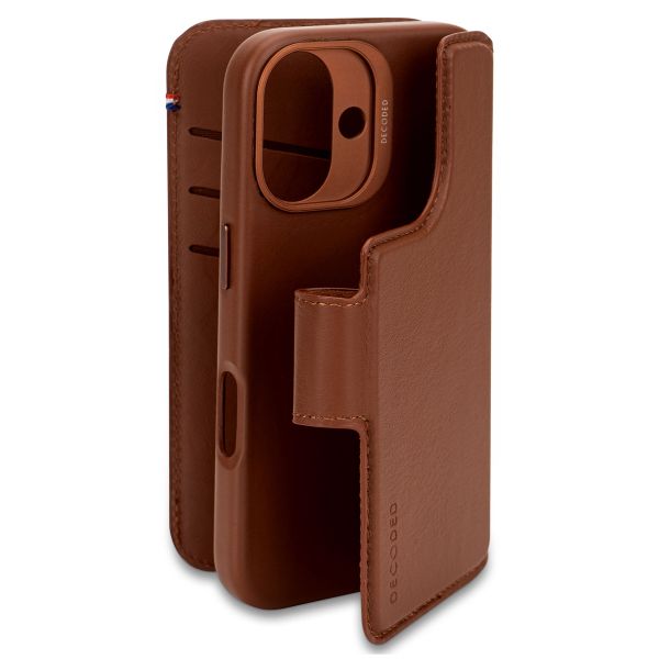 Decoded 2 in 1 Leather Klapphülle MagSafe Apple iPhone 16 - Tan